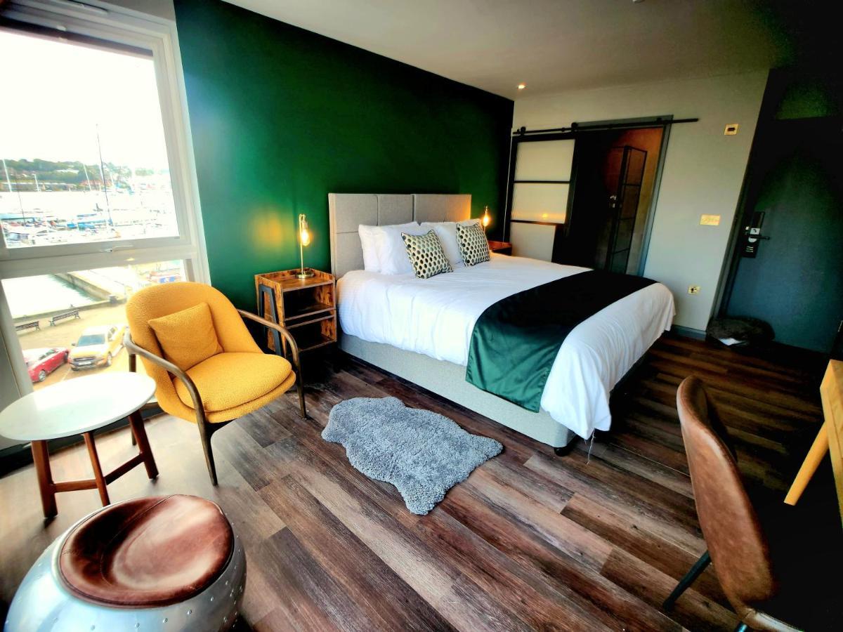Pinnacle Suites Hotel Cowes  Εξωτερικό φωτογραφία